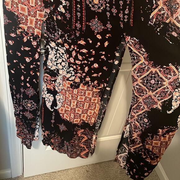 Wonderly Dress Size Large with Slits - Picture 5 of 10